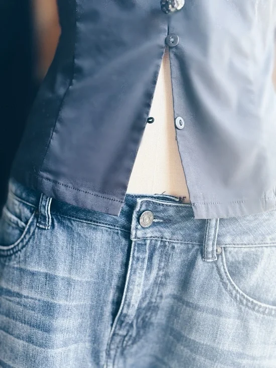 Urban Outfitters Black Sleeveless Button-Down Top - Picture 5 of 7